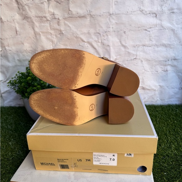 Regan leather boots with MK slider Color: Luggage size 7 Women fall winter boots - Picture 9 of 13